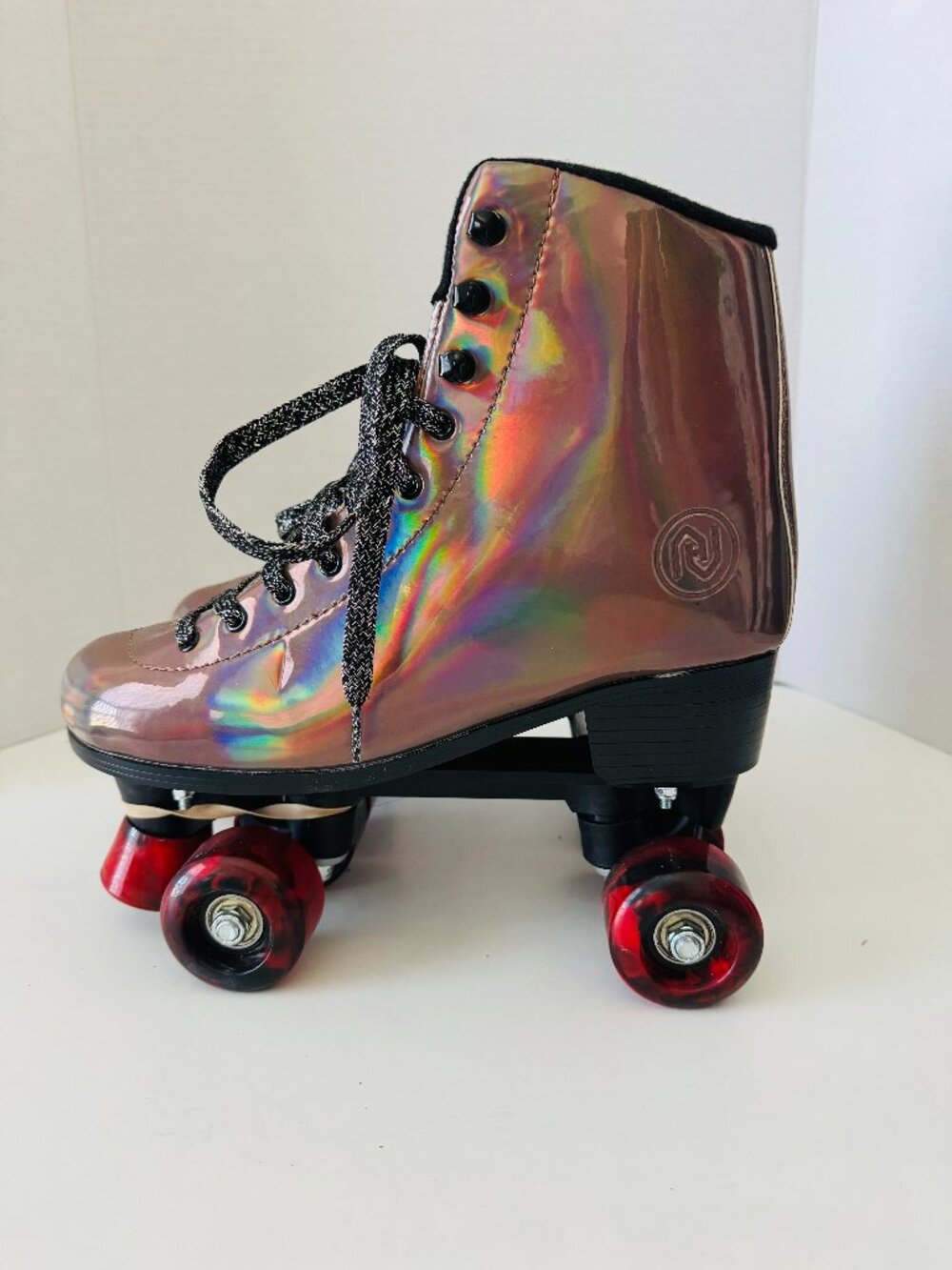 NWOT JajaHoho Holographic Iridescent High Top Lace Up Quad Roller Skates Leather
